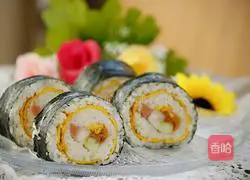 Illustration of how to make fruit and vegetable duck egg sushi rolls 15