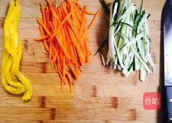 Illustration of how to make spicy meat floss sushi 1