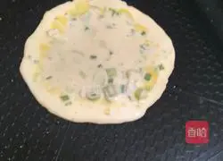 Illustration of how to make scallion egg paste cake 4