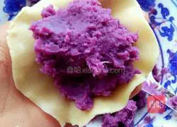 Purple Illustration of how to make potato shortcakes 10