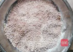 Illustration of making brown sugar stuffed dough cakes 7