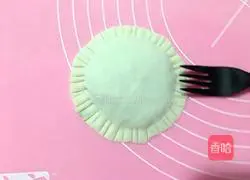 Illustration of how to make dumpling skin pies 14