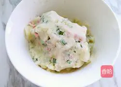 Illustration of how to make pan-fried potato pancakes 8