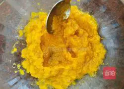 Illustration of how to make steamed pumpkin cake 7