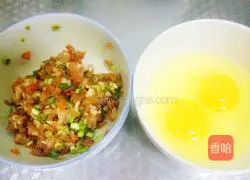 Illustration of how to make egg yolk crispy cake 2