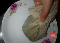 Illustration of how to make chive pancakes 7