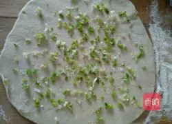 Illustration of how to make green onion cake 2