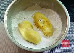 Illustration of how to make sweet potato pancakes 3