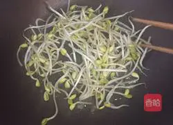 Illustration of how to make fish head stewed bean cakes 7