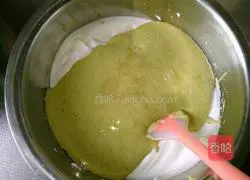 Illustration of how to make matcha cake roll 10