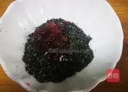 Illustration of how to make black sesame and purple sweet potato cakes 7