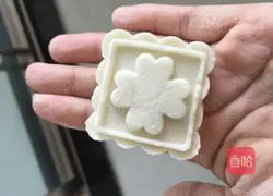  Illustration of how to make snow-skin pancake 5