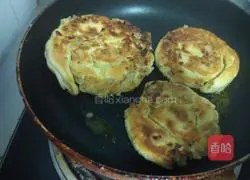 Illustration of how to make onion dough cakes 9