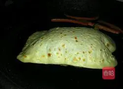 Egg-filled pancakes Illustration of how to do it 4