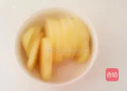 Illustration of how to make pretzel potato pancakes 1