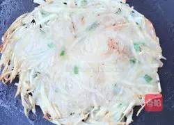 Illustration of how to make spiced potato pancakes 9