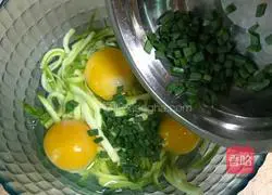 Zucchini Egg Pancake Recipe Illustration 5