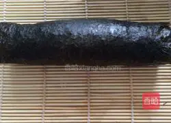 Illustration of how to make banana sushi 5