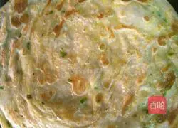 Illustration of how to make scallion pancake 11