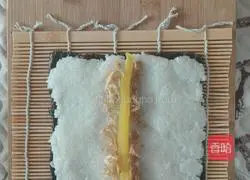 Illustration of how to make radish sushi rolls 7