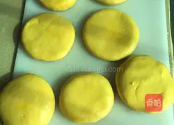 Illustration of how to make pumpkin cake 4