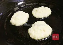 Illustration of how to make milk and egg pancakes 8