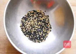 Illustration of how to make fried sweet potato cakes 6