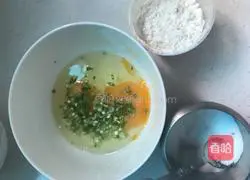 Illustration of how to make green onion egg soft pancake 2