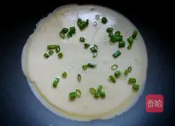 Illustration of how to make green onion and egg pancakes 6