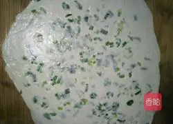 Illustration of how to make dumpling skin and green onion pancakes 9