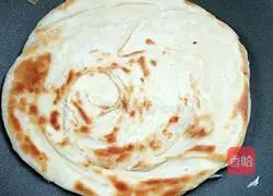 Illustration of how to make scallion hand-shredded pancakes 6