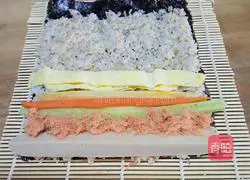 Illustration of how to make sushi 8