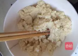 Illustration of how to make glutinous bean dregs pancakes 1