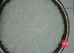 Illustration of how to make sushi and seaweed siomai 1