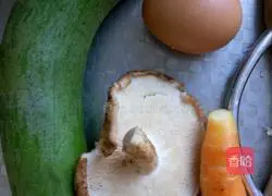 Illustration of how to make radish and mushroom pancakes 1