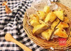 Illustration of how to make banana walnut scones 4