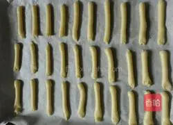 Illustration of how to make finger-shaped meringue cookies 5