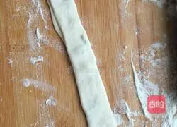 Illustration of how to make green onion cake 4