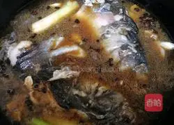 Illustration of how to make fish head cakes 7