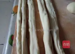 Illustration of how to make green onion hand cakes 7