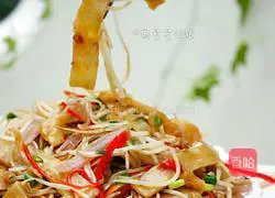 Illustration of how to make fried bean sprouts and shredded pork pancakes 14