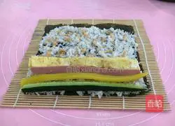 Illustration of how to make sushi at home 8