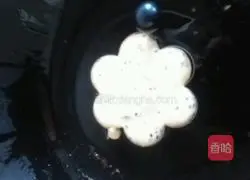 Illustration of how to make egg pancakes 4