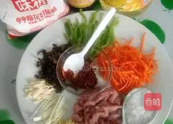 Illustration of how to make shredded pork burritos 6