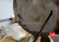 Illustration of how to make eight-inch animal cream cake 3