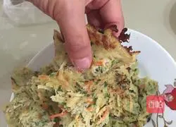 Illustration of how to make shredded bean and eggplant egg pancake 2