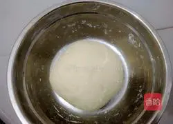 Illustration of how to make scallion pancakes 4