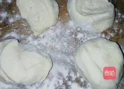 Illustration of how to make leek and egg cakes 4