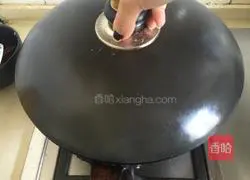 Illustration of how to make three fresh pot stickers 19