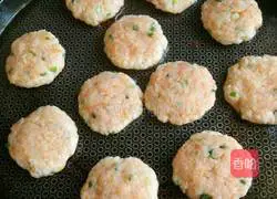 Minced Pork and Lotus Root Cake Recipe Illustration 5